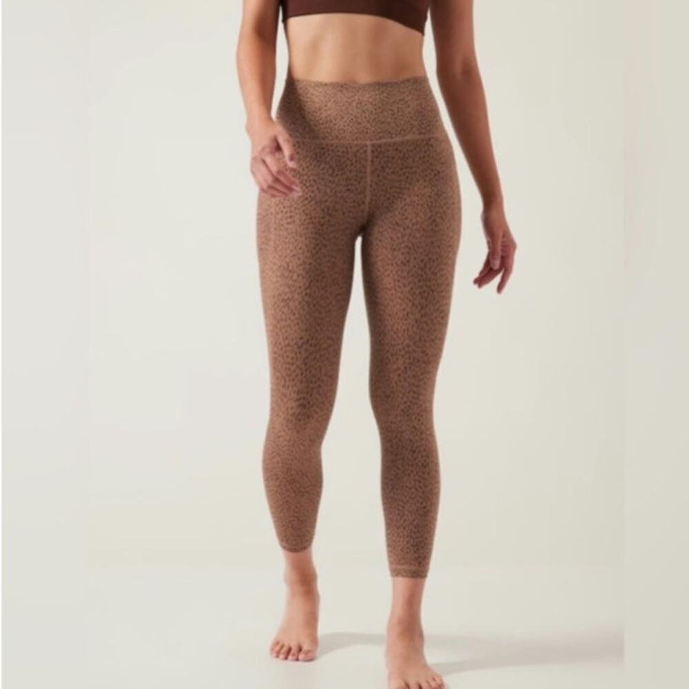 Athleta Salutation Stash 7/8 Leggings Leopard Print Size: XS